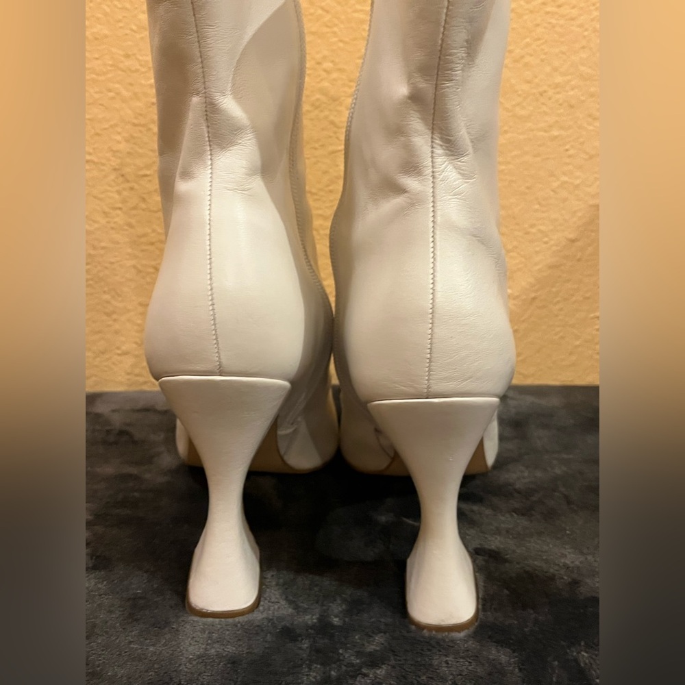 Steve Madden Cream Heeled Boots - Picture 4 of 12